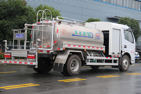 東風凱普特5噸純電動灑水車