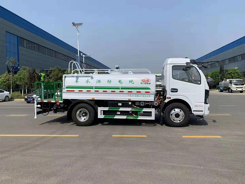 東風(fēng)多利卡5噸純電動(dòng)灑水車